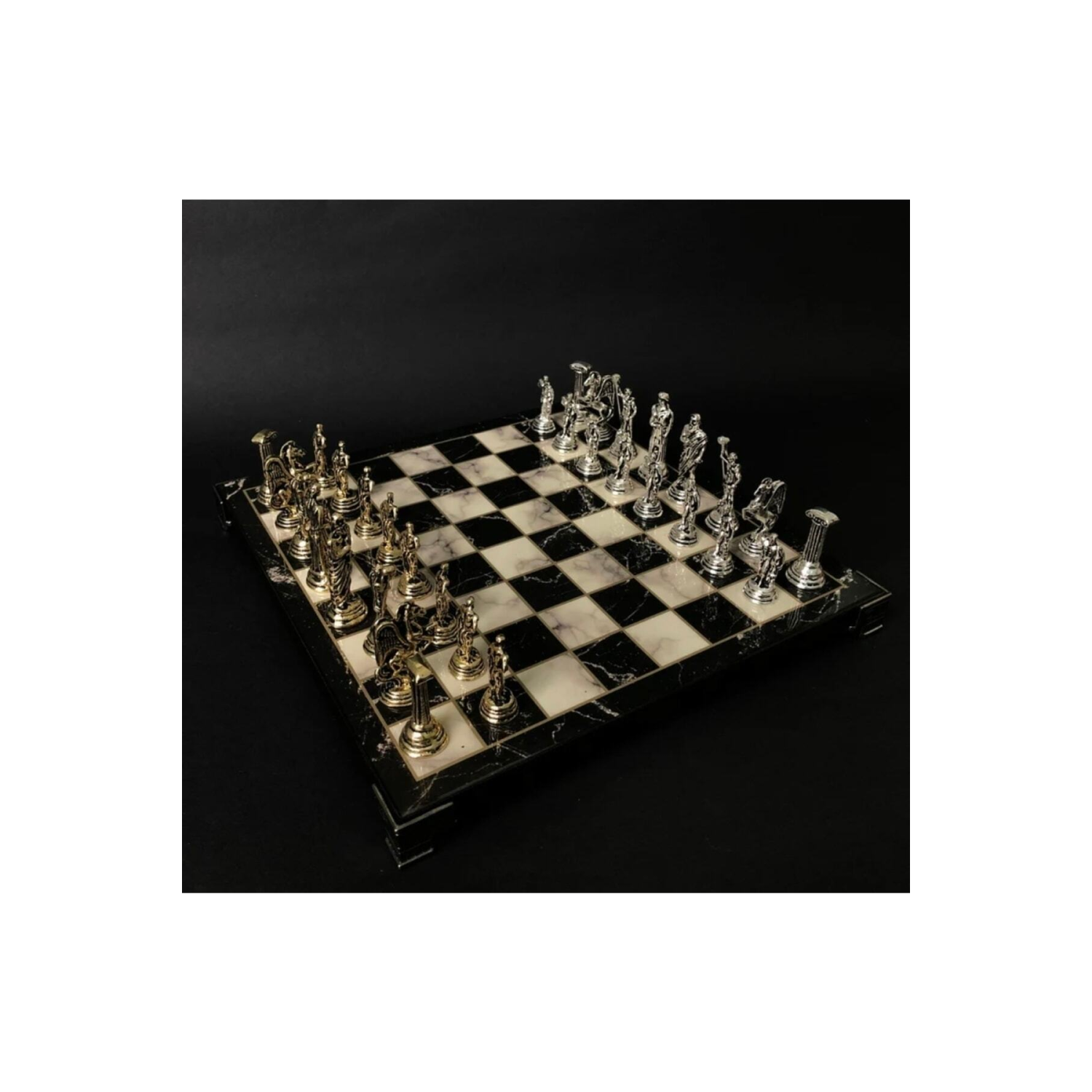 Roma Figürlü Döküm Taşlı Ayaklı Tablalı Satranç Seti.