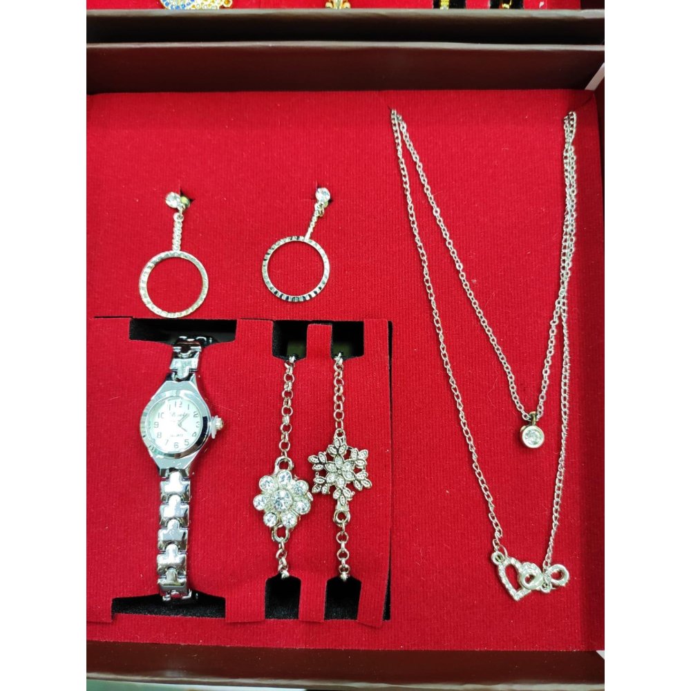 Kolye Saat Bileklik Küpe 4'lü Set