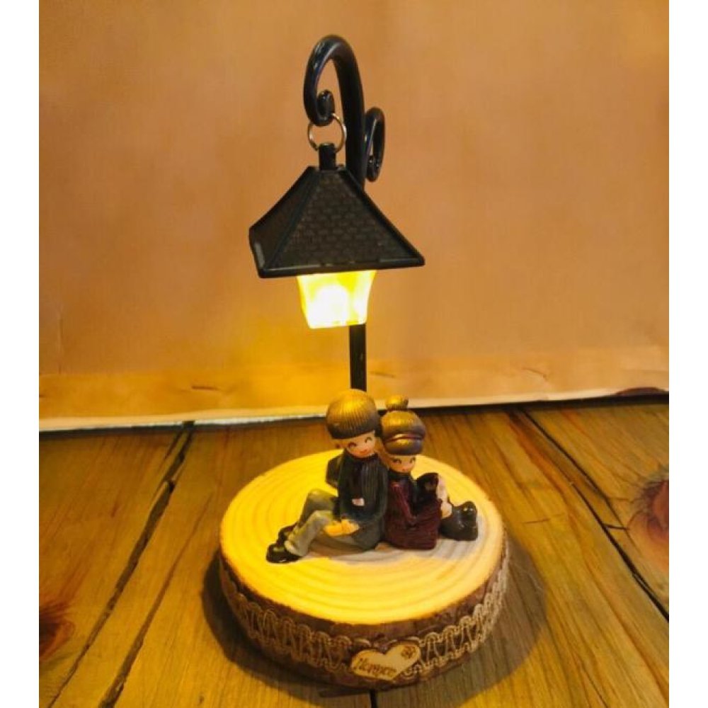 Toptan Aşıklar Biblo Masa Üstü Lamba