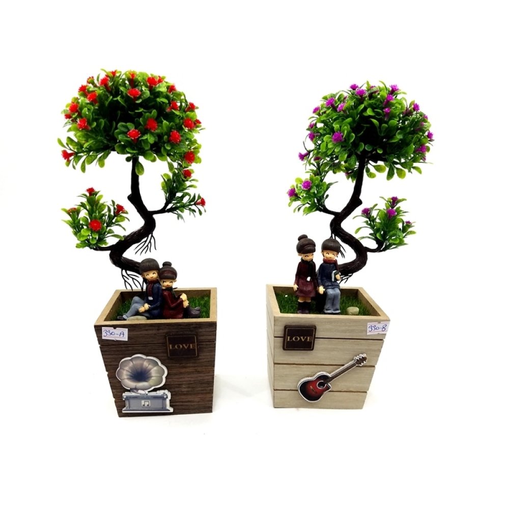 Toptan Sandık İçerisinde Oturan Romantik Sevimli Çiftler